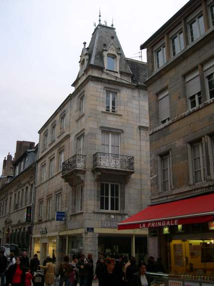  immeuble (angle rue d'Anvers, grande rue)